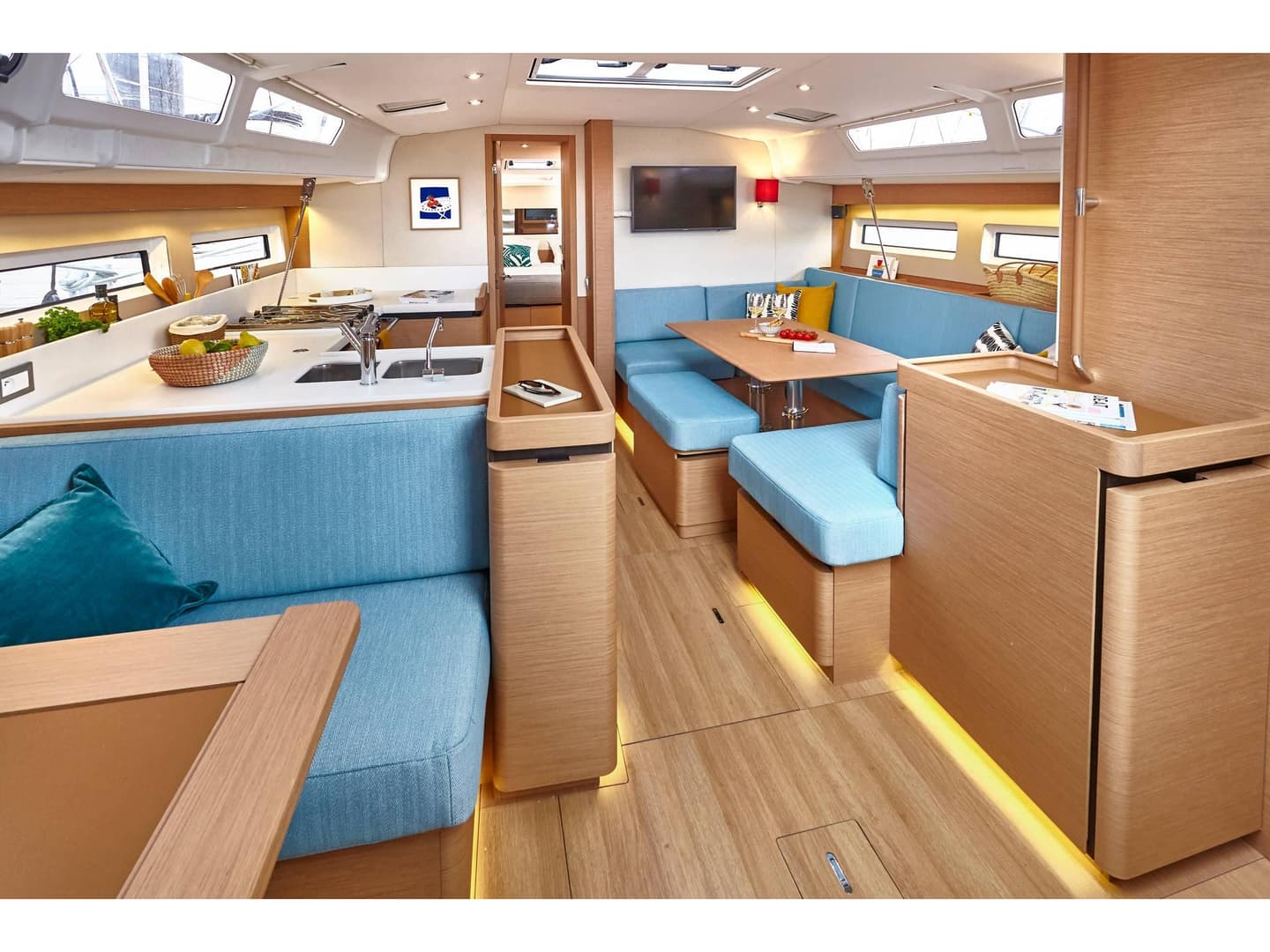 Queen II, a 10.95m sail boat - photo 4