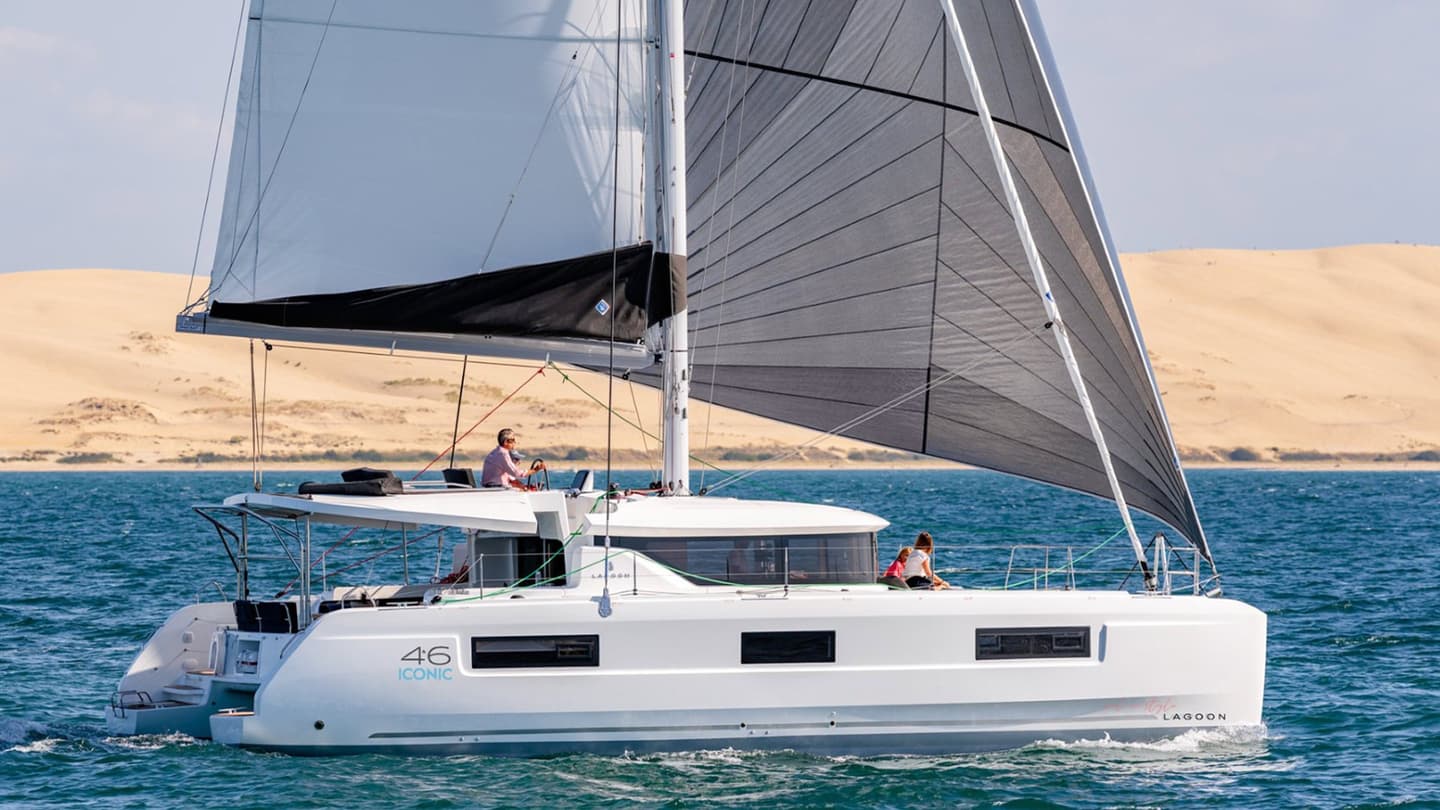 Iraz, a 19.5m catamaran - photo 5